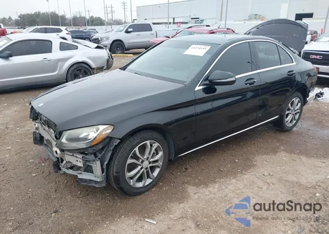 2016 Mercedes-Benz C 300 4Matic из США, поврежденный, VIN 55SWF4KB4GU105651